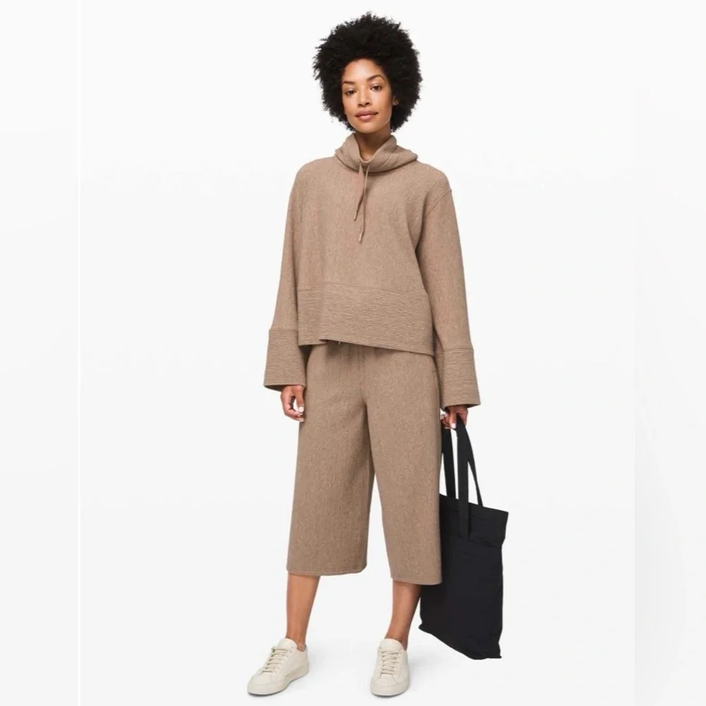 Lululemon Retreat Yourself Wide Leg Crop Pants‎ Heathered Soft Sand Athleisure